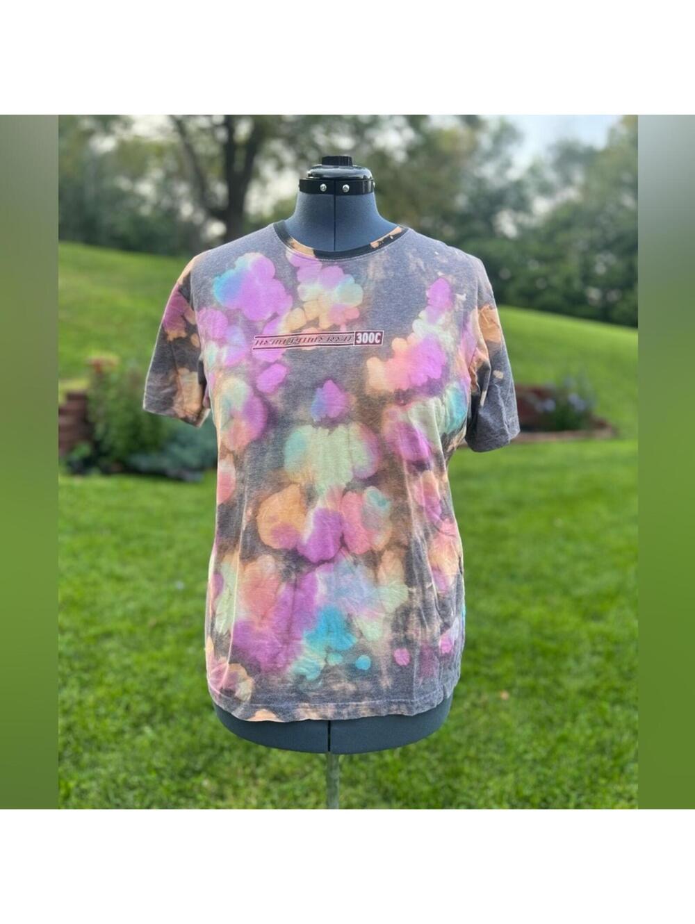 Hemi Powered Chrysler 300 Repurposed Tie Dye Women’s Size L Tee Shirt